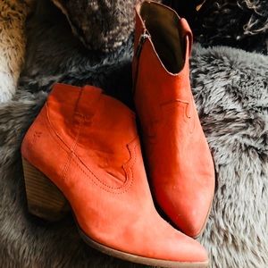 Frye Renee Short Seam Booties 8M